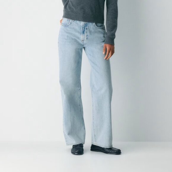 Aritzia Denim - Aritzia Denim Forum Farrah Hi-Rise Wide Jeans in 15 Years Bleu - Size 25 NWT